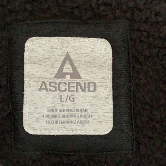 Ascend Hiking Jacket - Picture 4 of 4